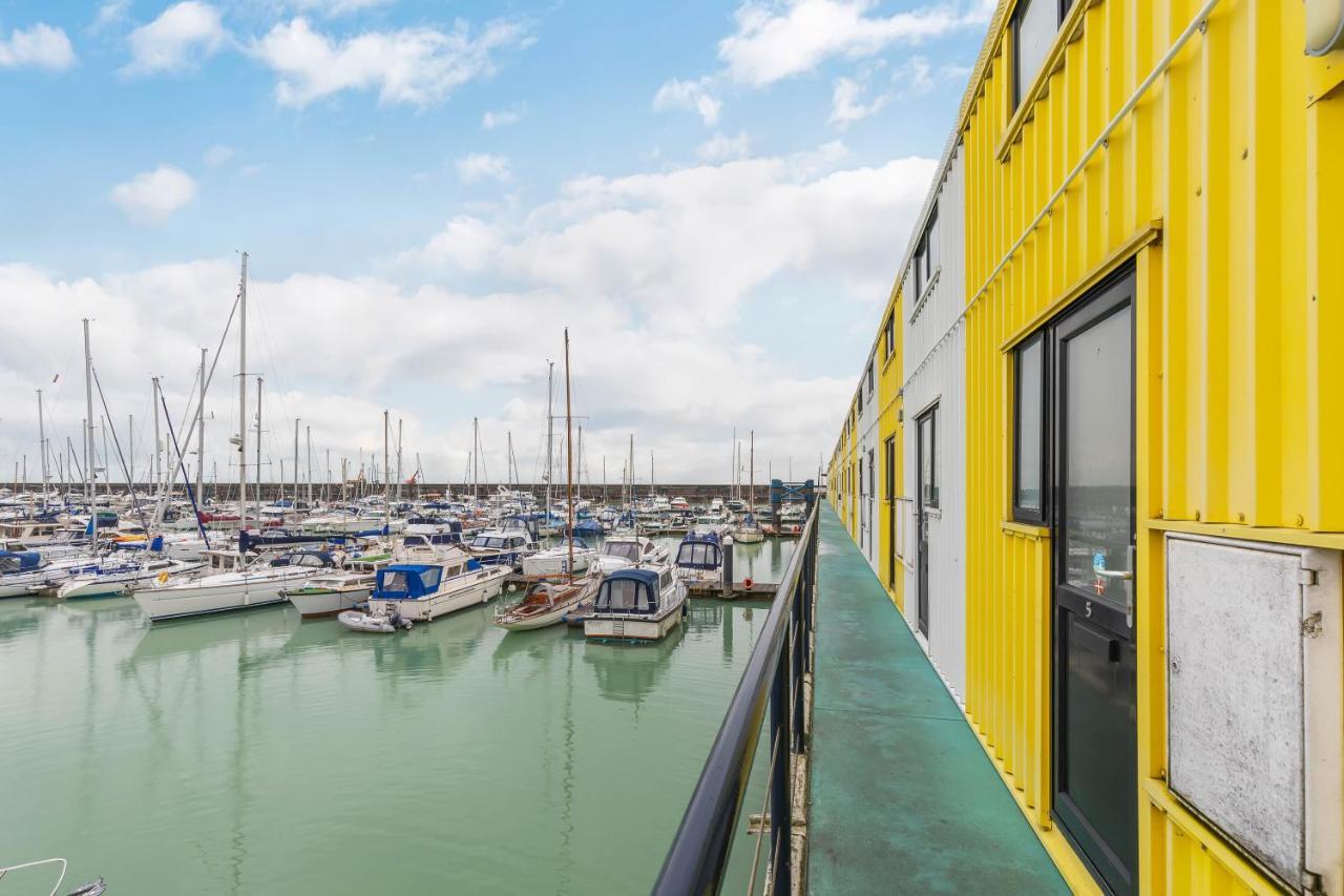 On The Water 2 With Free Parking - By My Getaways Apartment Brighton Exterior photo